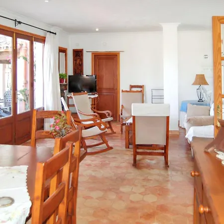Comfortable In With Shared Pool Lejlighed Pollença