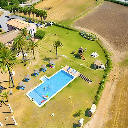 Comfortable In With Shared Pool Lejlighed *
